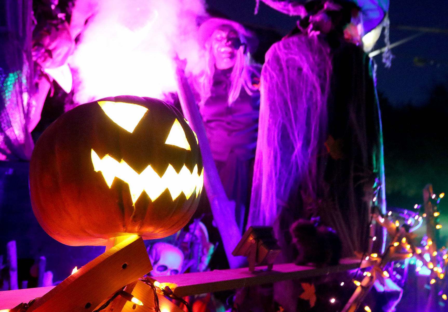 102718-Bett-Halloween-Parade-002